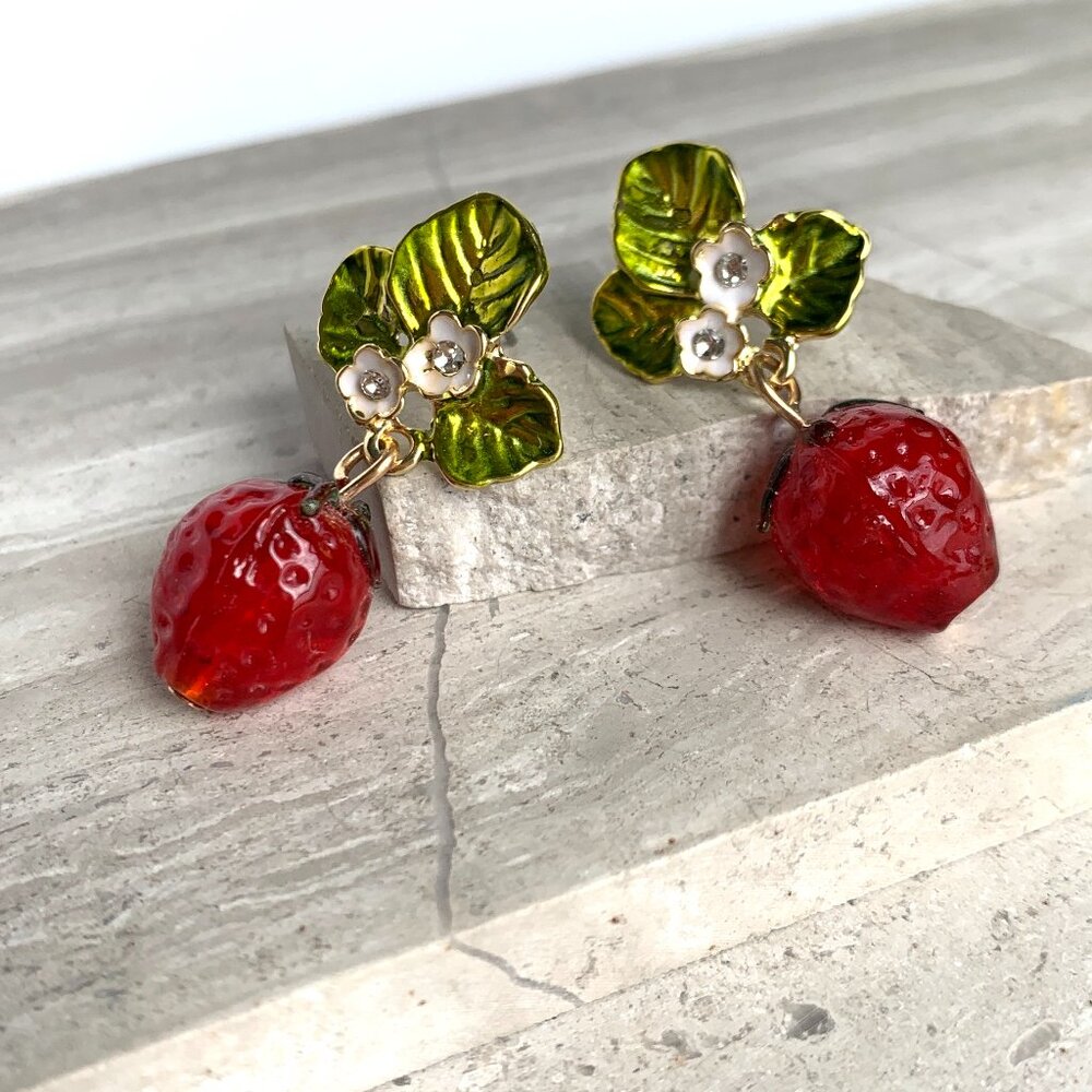 NEW ~ Anthropologie Strawberry Dangle Earrings - Picture 6 of 7